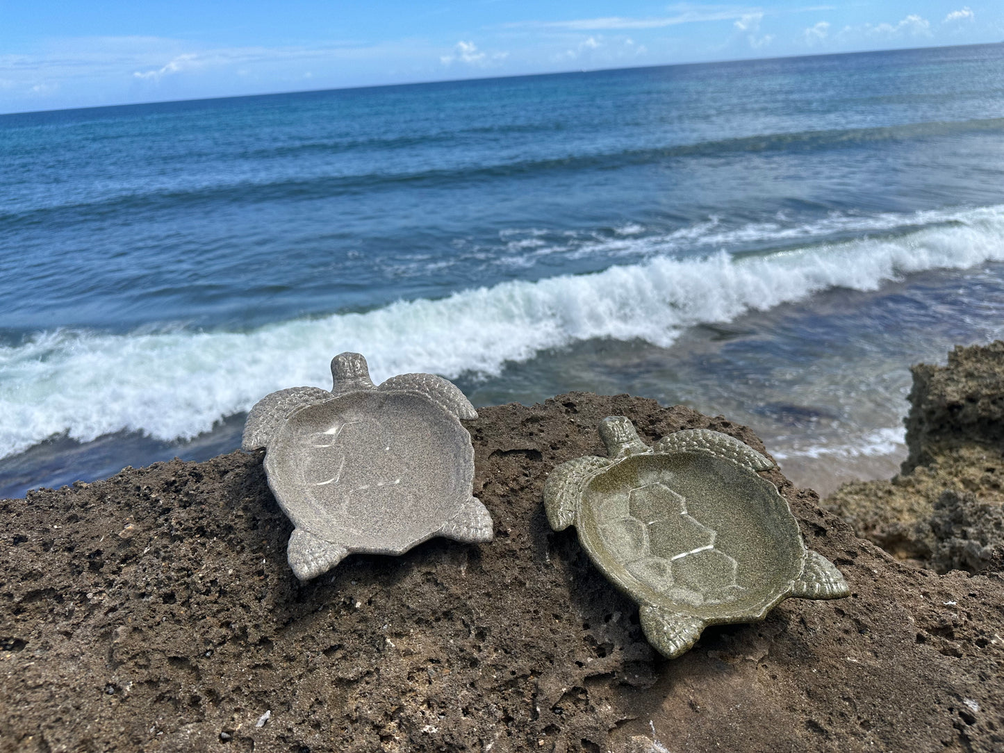 π’ Turtle Tray β Mineral Resin Edition
Handcrafted with food-safe crystal-clear mineral resin. Inspired by the sea.