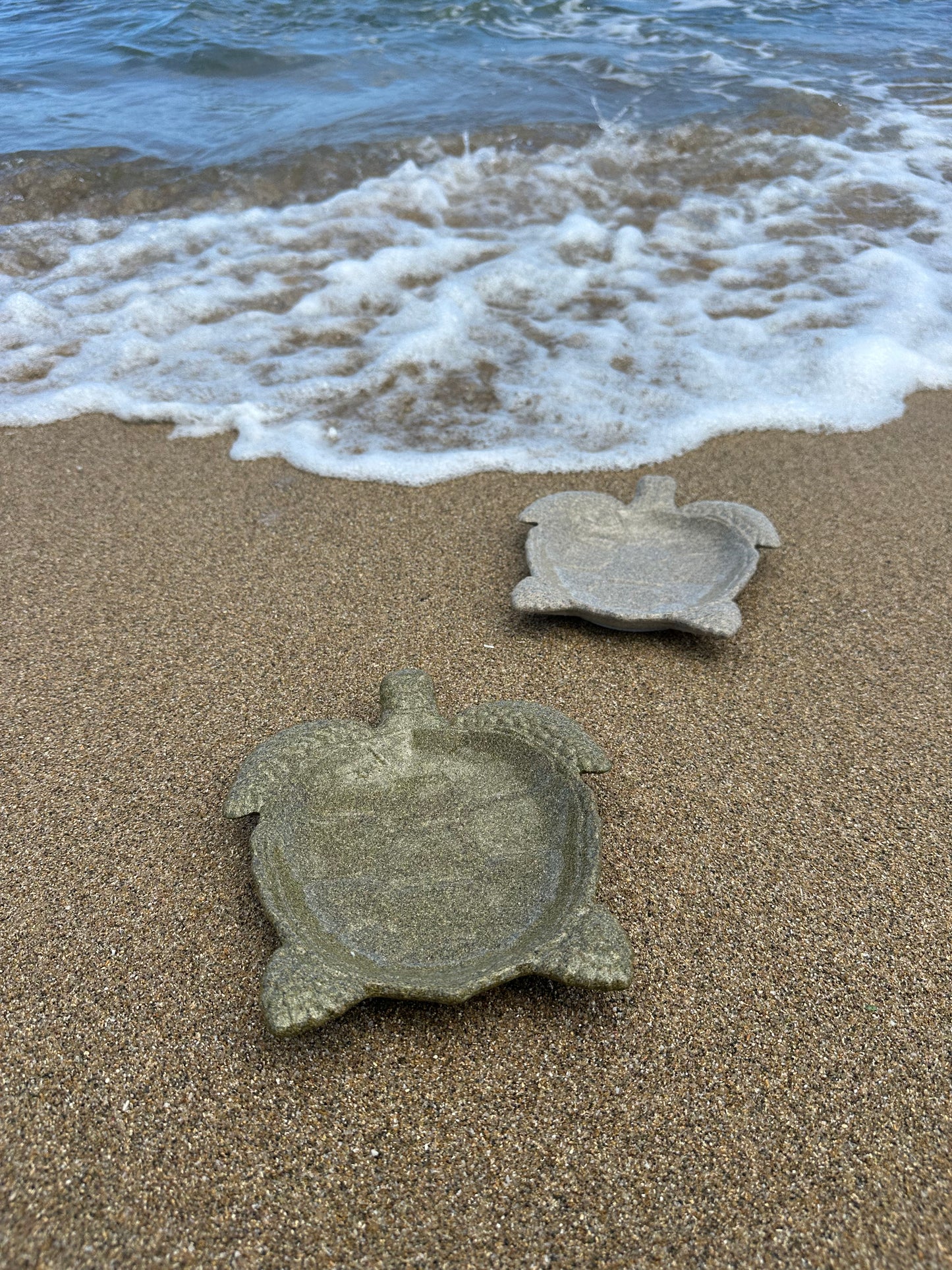 π’ Turtle Tray β Mineral Resin Edition
Handcrafted with food-safe crystal-clear mineral resin. Inspired by the sea.