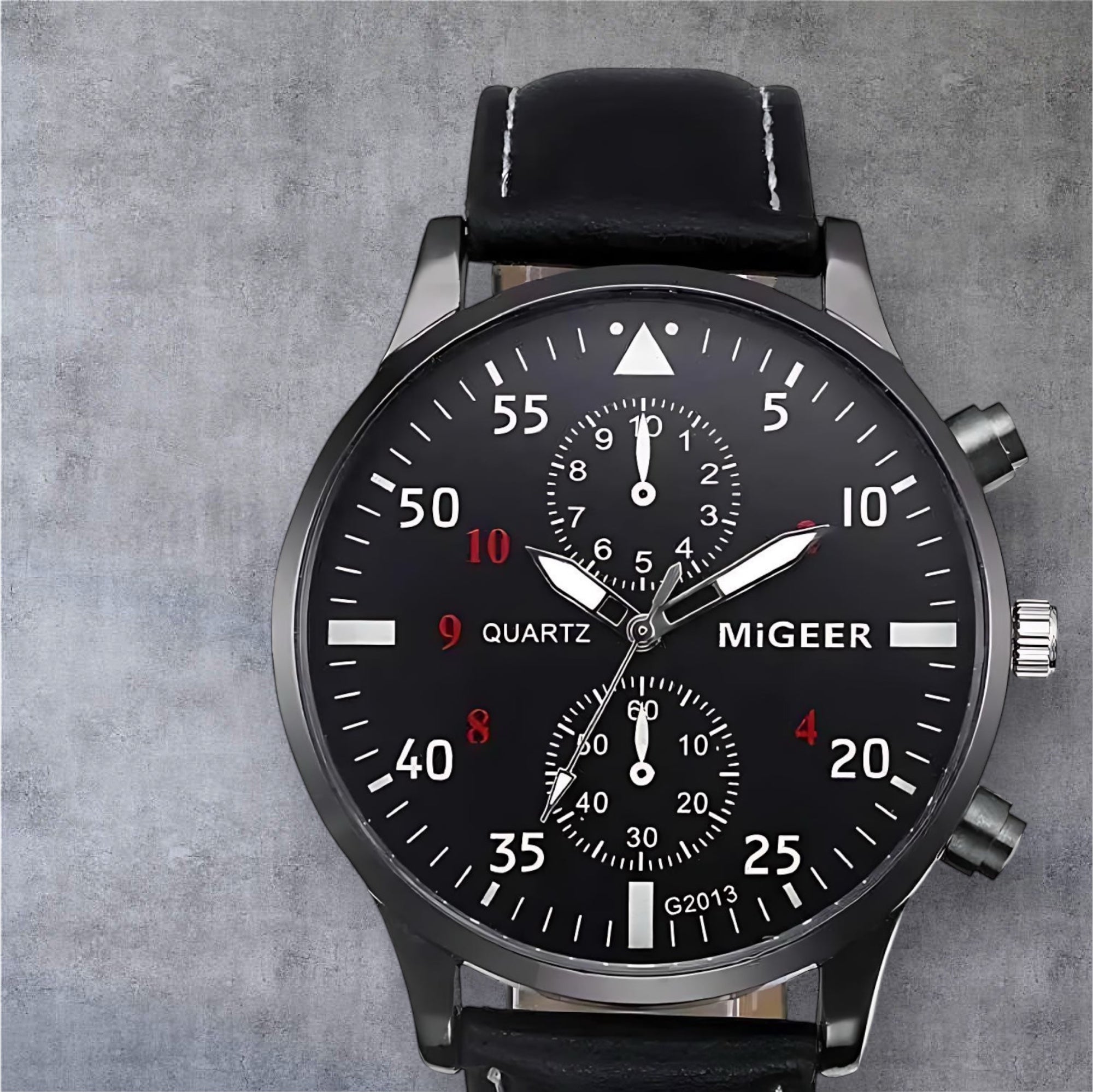 Men’s Retro Leather Band Quartz Watch – Classic Analog Timepiece by Wave & Hang