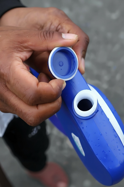 3-in-1 Dog Leash with Water Bottle – Ultimate Hydration Gear by Wave & Hang