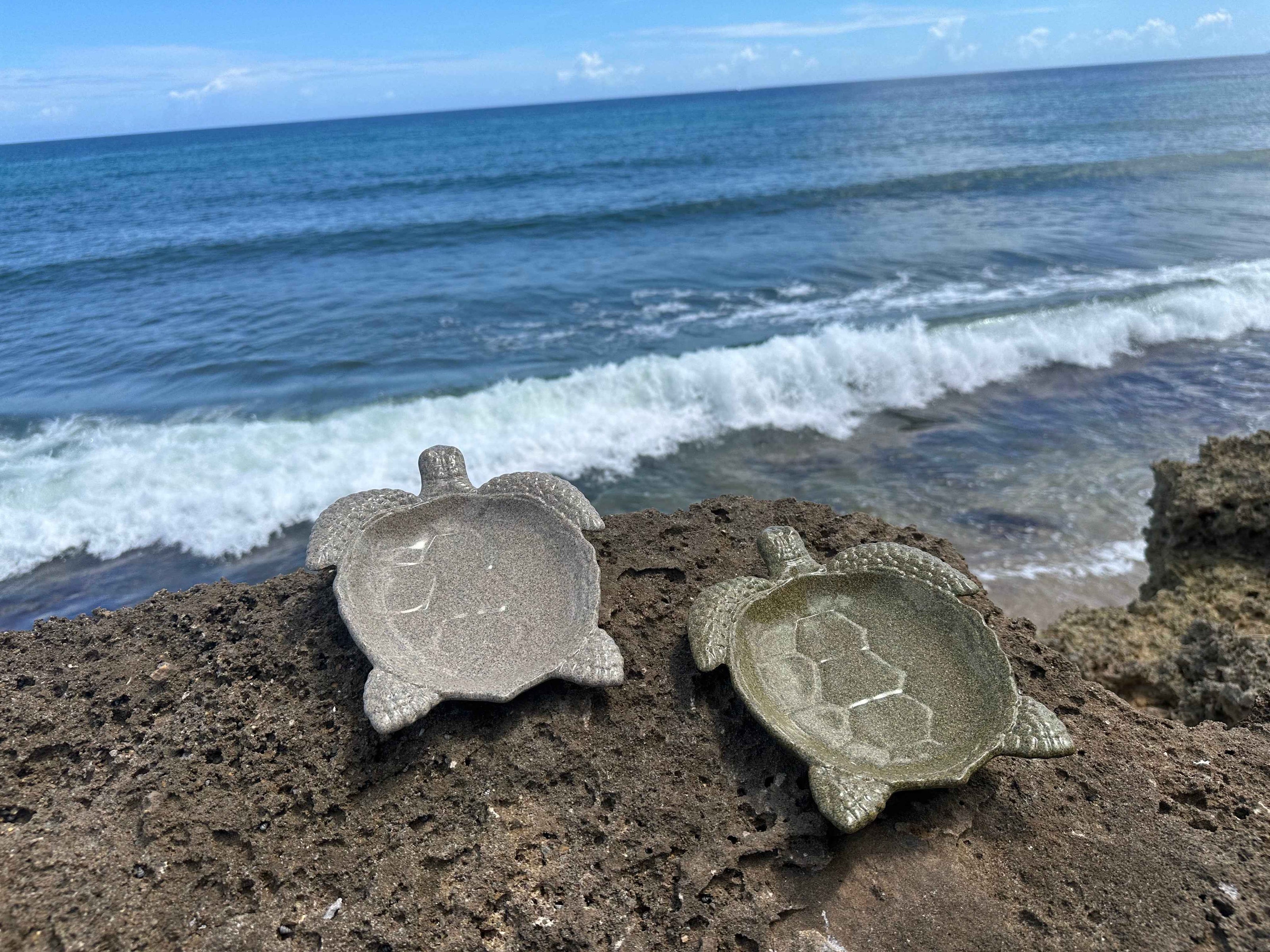 Turtle Tray – Handmade Mineral Resin Coastal Decor | Food-Safe