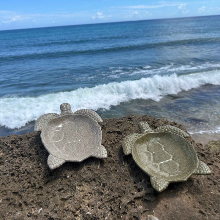 Turtle Tray – Handmade Mineral Resin Coastal Decor | Food-Safe