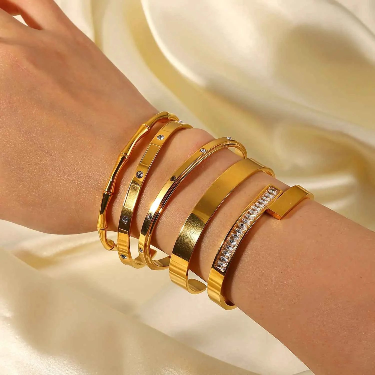 Vintage Stainless Steel Bracelet – Women’s Gold Bangle Jewelry