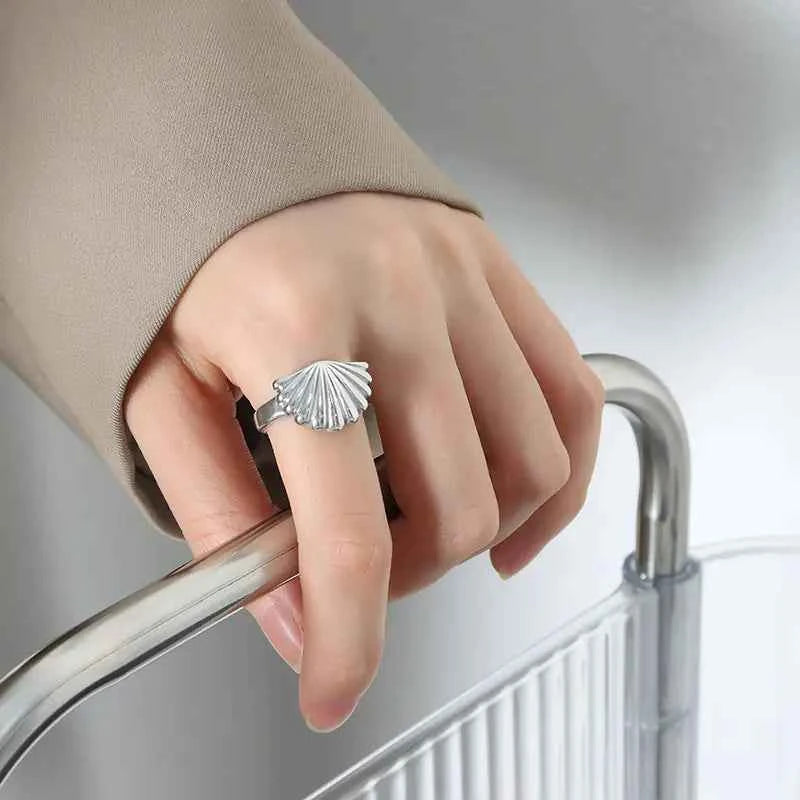 Ocean Scallop Ring – Personalized Retro Gold/Silver Design