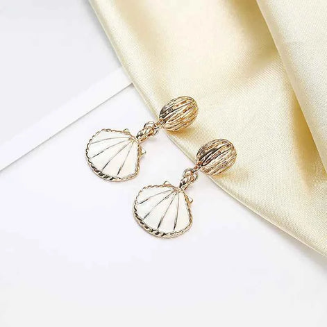 Vintage Ocean Shell Stud Earrings