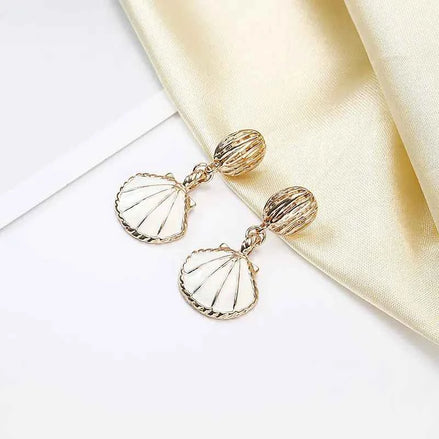 Vintage Ocean Shell Stud Earrings