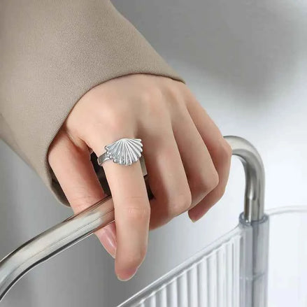 Ocean Scallop Ring – Personalized Retro Gold/Silver Design